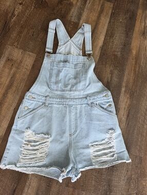 Wild Honey Size Medium Light Wash Distressed Denim Short Overalls Shortalls Euc